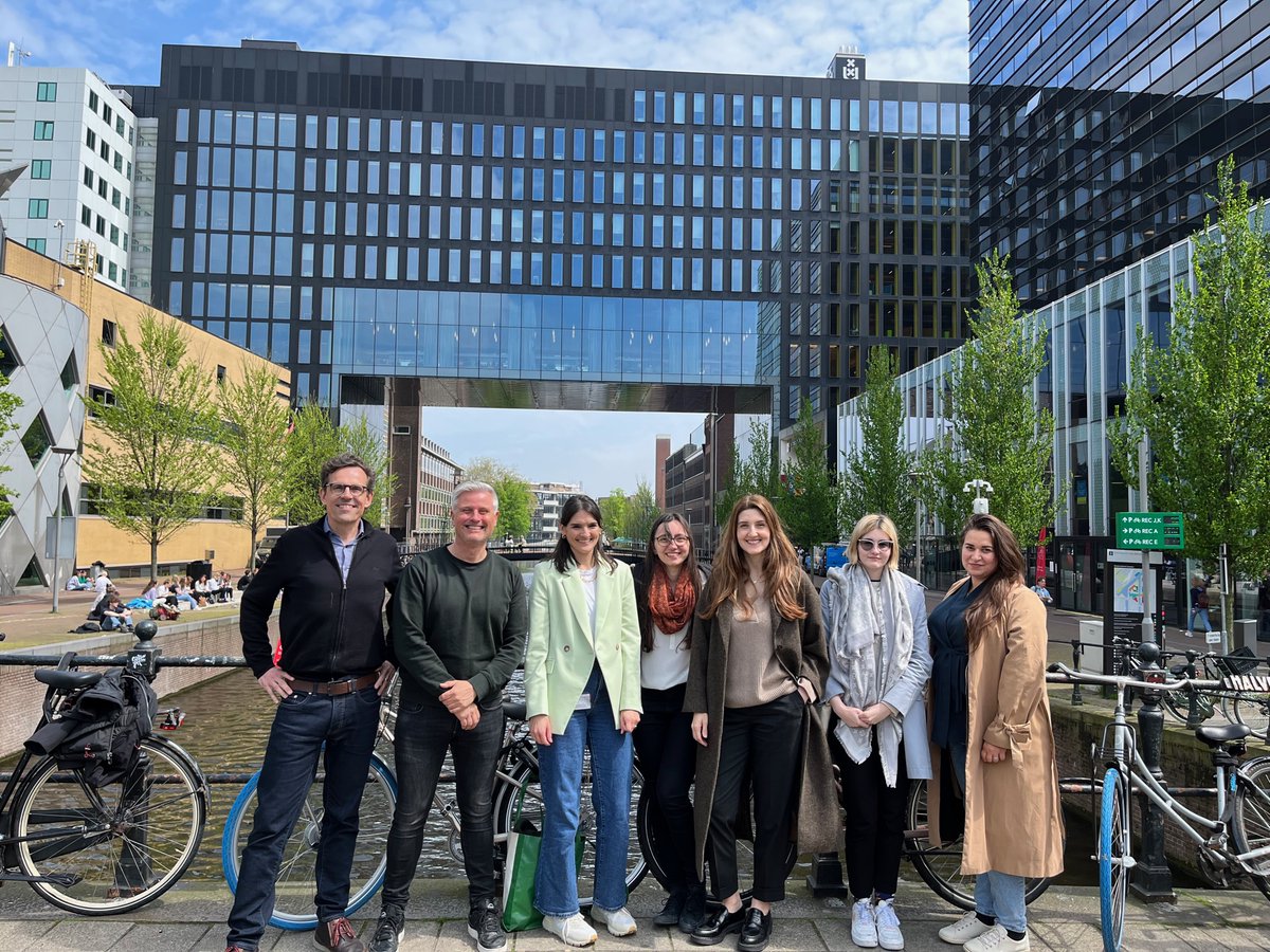 Meeting of the awesome @nrp77_digital  #NewsRecommenderSystem project 🚀💫 at the 🌞 @FMG_UvA campus @UvA_Amsterdam w/ @uzh_ikmz team.

@AUrman21 @EdinaStrikovic @elizamitova @sina_jb @esserfrank_ #polcomm #journalism