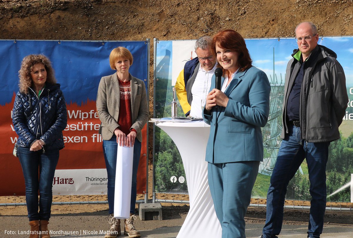 tmwllr_th's tweet photo. Nächster Meilenstein für das Harzer Hexenreich über den Wipfeln von #Rothesütte 🧙‍♀️: StS Dr. Katja #Böhler nahm gestern an der Grundsteinlegung für das touristische Großprojekt im #Südharz teil. Das Land unterstützt das Projekt mit rund 6,2 Mio. €. 👉 https://t.co/kHayNyF7ny https://t.co/CJWPf9GQ7P