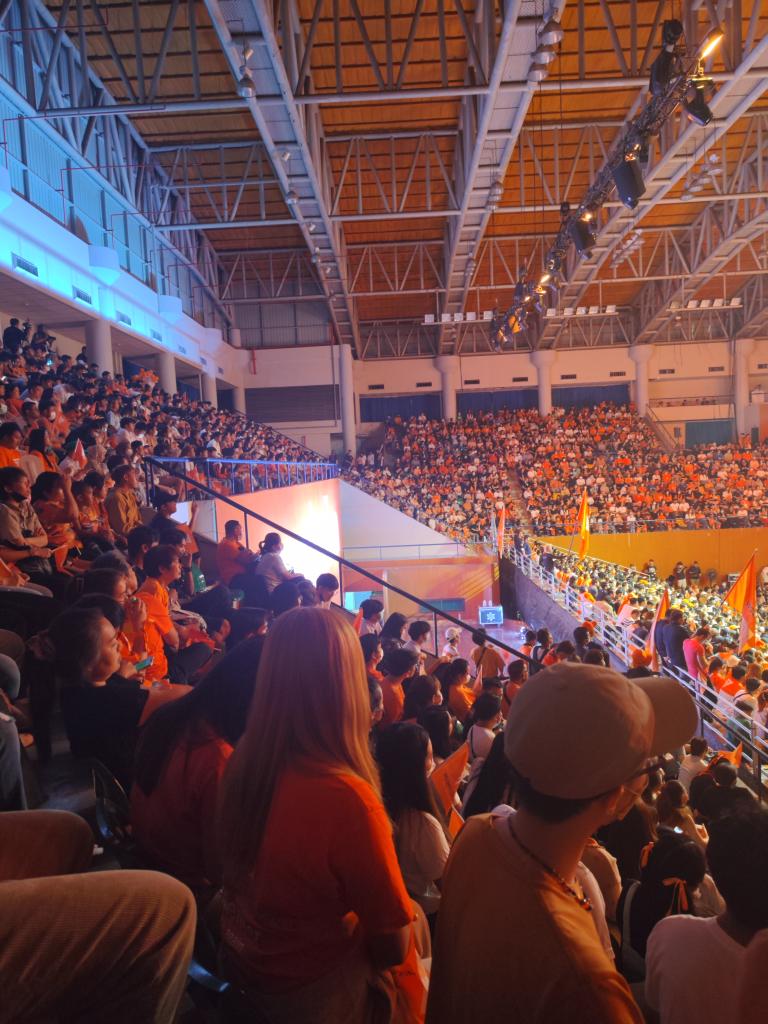 ArthurLoriJa's tweet image. เวที #ก้าวไกล คนเต็มยิ่งกว่า และที่สนามบอลข้างนอกก็คนเยอะมากกกก (ใครมีภาพที่สนามบอลแปะได้เลยนะคะ) ผู้คนมากมายเดินทางมาเพราะความหวังจริงๆ เหมือนป้าเก้งที่มาวันนี้เพราะพวกเราก็เชื่อมั่นในก้าวไกลและคุณ #พิธา ค่ะ 

กาก้าวไกลประเทศไทยไม่เหมือนเดิม

#ก้าวไกลทั้งแผ่นดิน