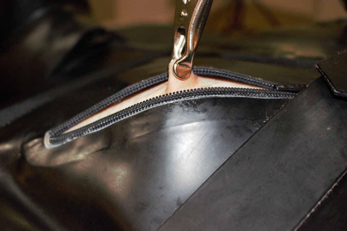 3 things I really like
✅ Heavy hoods
✅ Sleepsacks
✅ Nipple play

From a session with <a href="/multikinkster/">Multikinkster</a>