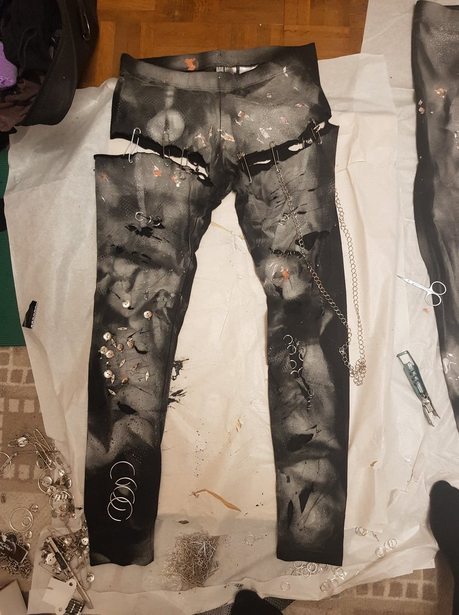 I just love searching in my wardrobe just to find treasure . This was once my homework at uni #fashion #grungegirl #gothic