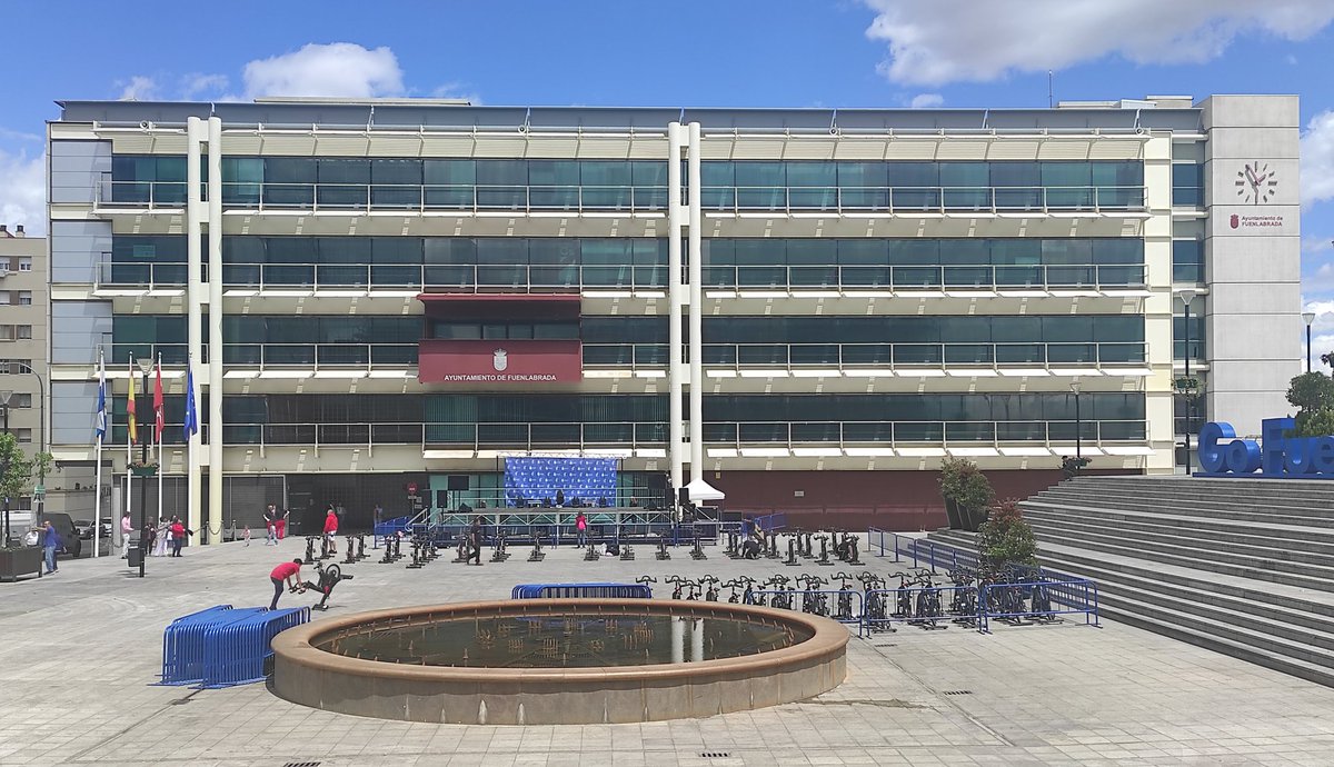 ciclo_indoor's tweet photo. Preparando la plaza para esta tarde 🚴 https://t.co/OlsMbI9O2h