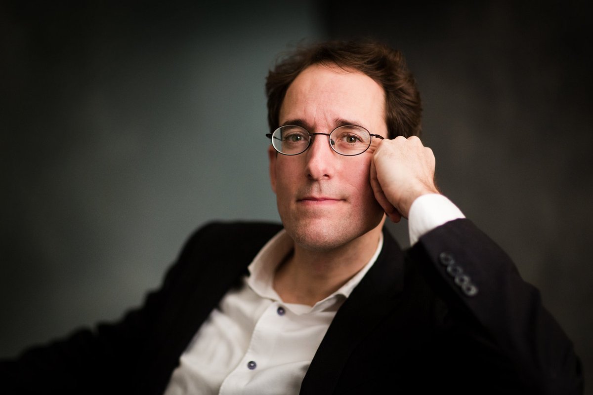 musiespana's tweet photo. Pablo González finaliza hoy las cuatro temporadas que ha estado al frente de la Dirección Titular de la Orquesta Sinfónica RTVE con la impresionante segunda sinfonía de Mahler “Resurrección”.
¡Gracias y enhorabuena, maestro!
@pgconductor @OCRTVE #BernaPerles #GerhildRomberger https://t.co/YIu6RFOJTN