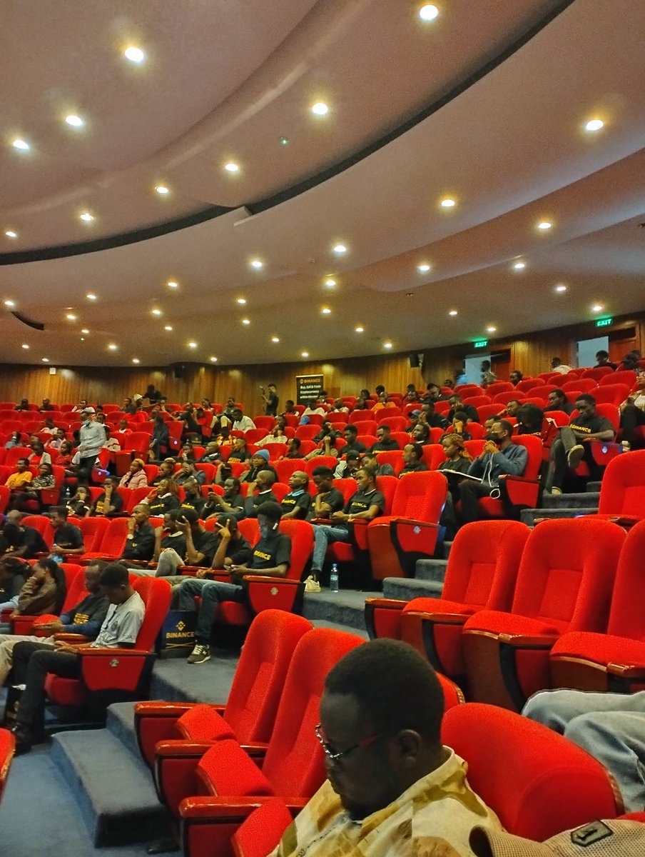 kamaujosia's tweet photo. #binance
#binancemasterclass
#binanceinuon

Session Three:
What is Blockchain?

"The special ledger is mirrored (distributed) across several decentralized systems. In short, it is not handled by one person. You can add data, but you cannot remove data. Helps to avoid fraud." https://t.co/w92yvx1xD3