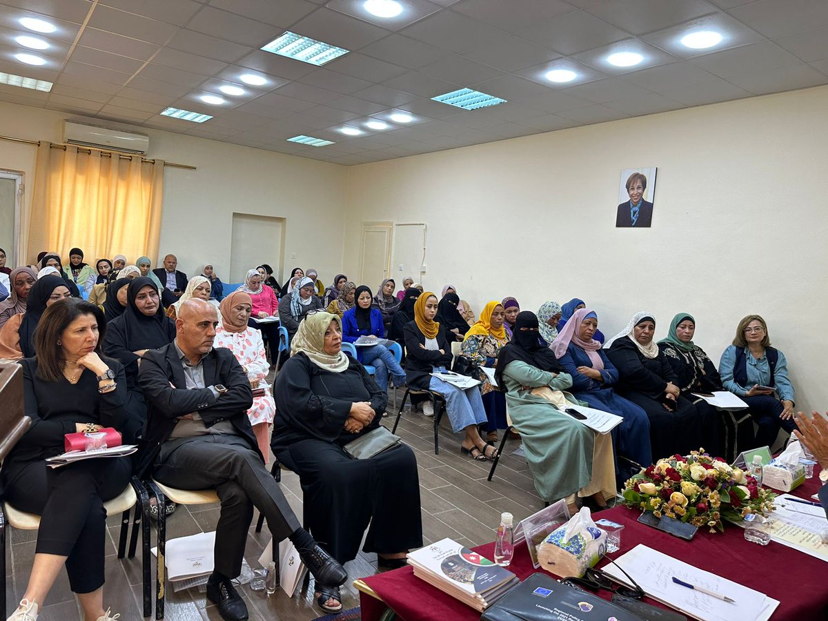 ForumMENAgender's tweet photo. Program Series Forum of Federations: Jordan 🇯🇴

𝐃𝐢𝐚𝐥𝐨𝐠𝐮𝐞 𝐄𝐱𝐜𝐡𝐚𝐧𝐠𝐞 𝐒𝐞𝐬𝐬𝐢𝐨𝐧𝐬 𝐁𝐞𝐭𝐰𝐞𝐞𝐧 𝐖𝐨𝐦𝐞𝐧 𝐄𝐬𝐭𝐚𝐛𝐥𝐢𝐬𝐡𝐞𝐝 𝐋𝐞𝐚𝐝𝐞𝐫𝐬 𝐚𝐧𝐝 𝐖𝐨𝐦𝐞𝐧 𝐥𝐞𝐝 𝐎𝐫𝐠𝐚𝐧𝐢𝐳𝐚𝐭𝐢𝐨𝐧𝐬

Read more about this event ➡️ https://t.co/sOA0PK9HmZ https://t.co/NH1x5XhHwP