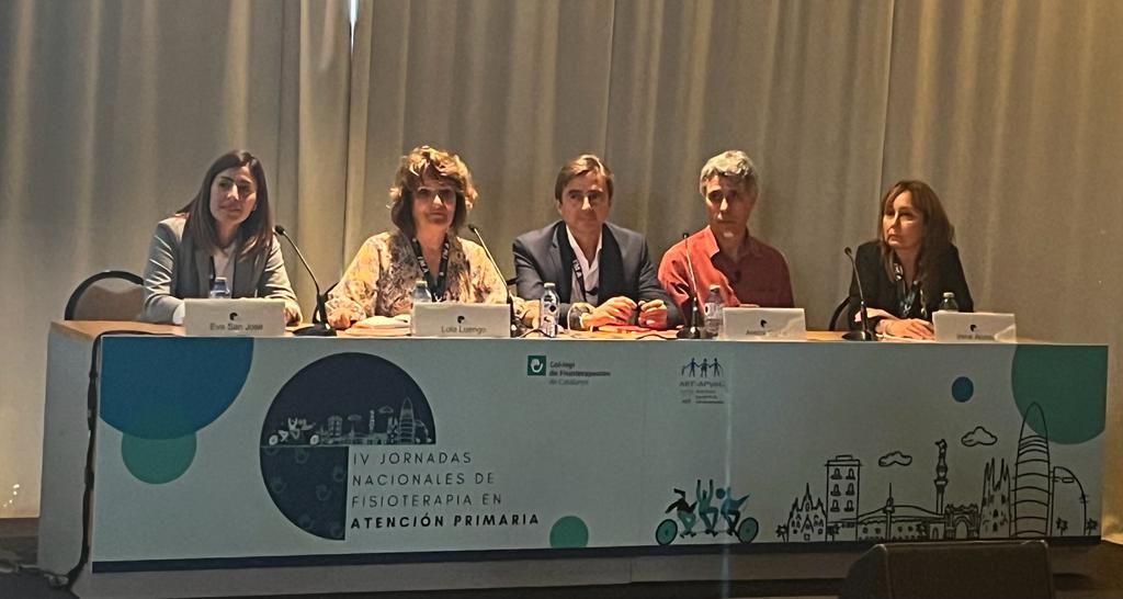 aefisio's tweet photo. 🔍 Turno de preguntas en la #MESAB de las #4JornadasFisioAP . Muchas gracias a todos los ponentes por su participación y generosidad por compartir con todos su experiencia. #fisioterapia #somosfisioterapeutas #AtencionPrimaria @ColFiCat @aef_apsc https://t.co/gesdXcSJwi