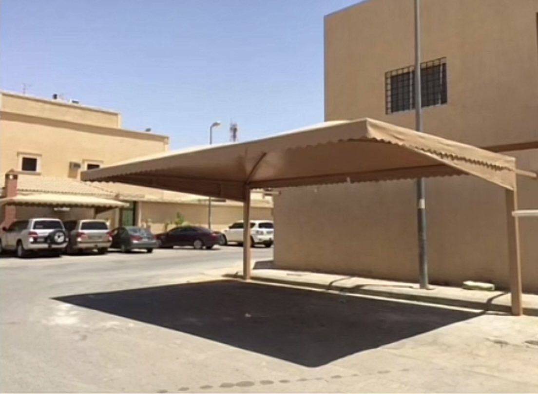 مساء الخير معالي الأستاذ ماجد الحقيل
<a href="/majedhogail/">ماجد الحقيل</a> 
<a href="/saudimomrah/">وزارة البلديات والإسكان</a> 
زي ما يعرف معاليكم حرارة الشمس بالصيف و الضرر الذي يحصل على السيارات أمام المنازل
و صعوبة وضع السيارة بدون ظلال
،،
مازال النظام القديم بمنع المظلات في الشارع ،،
أتمنى من معاليكم إعادة النظر ، حتى لو بتنظيمات جديدة