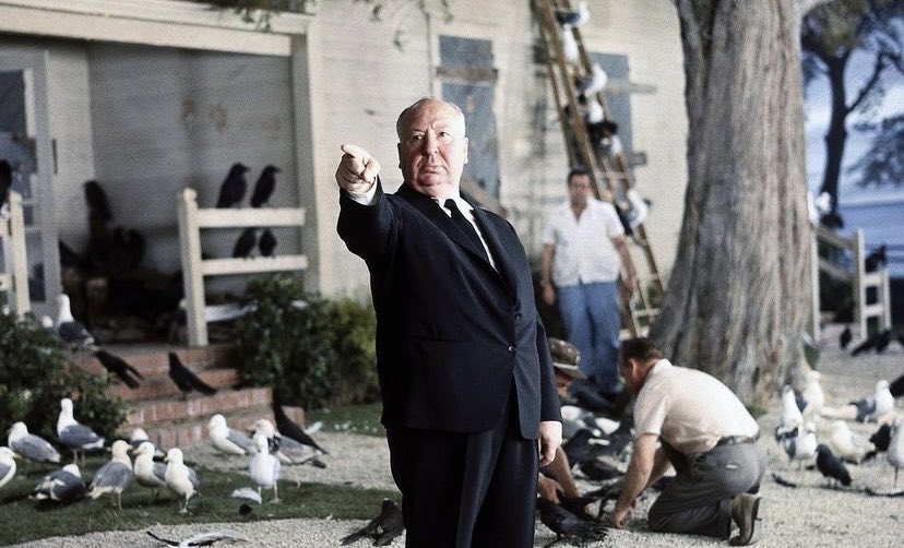 Cineilimitado's tweet photo. Directores en el set de sus películas 

-David Lynch en “Mullholland Drive”2001
-Wes Anderson en “The Royal Tenenbaums”, 2001
-Sofia Coppola en “Lost in Translation, 2003
-Alfred Hitchcock en “The Birds”,1963 https://t.co/rGygk94j5R