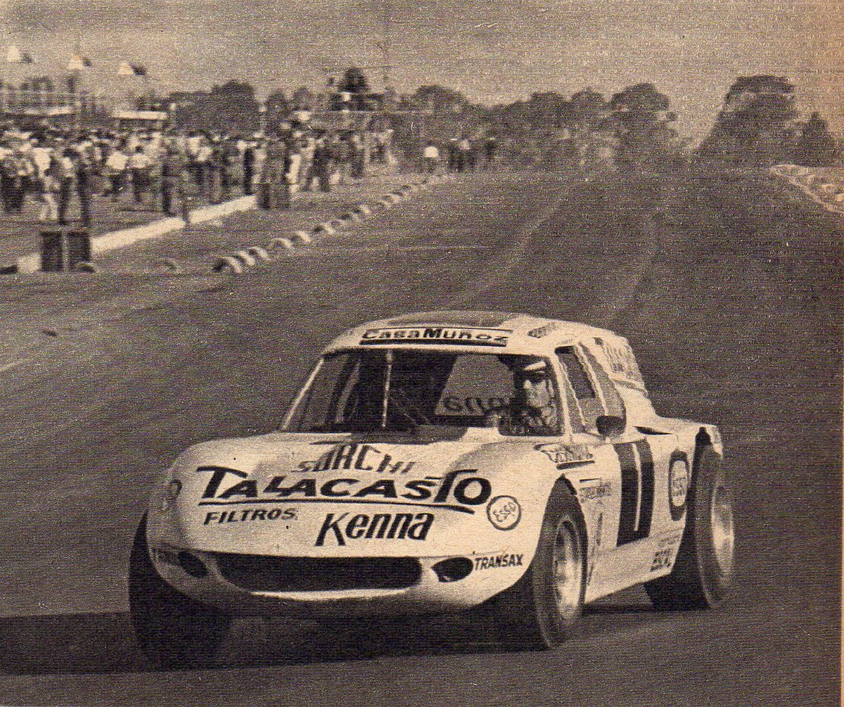 Pasiontuerca's tweet photo. 12 DE MAYO 1968: El TC se presenta en el Oscar Cabalen de Cordoba con 2 series y final a 25vts. y ve el triunfo de Eduardo Copello con Liebre II-Tornado a 158,153 kph seguido por Nasif Estefano con similar auto y 3° Luis R. Di Palma con Liebre I-Tornado #TC #Copello #Cordoba https://t.co/IUTVBNovsA