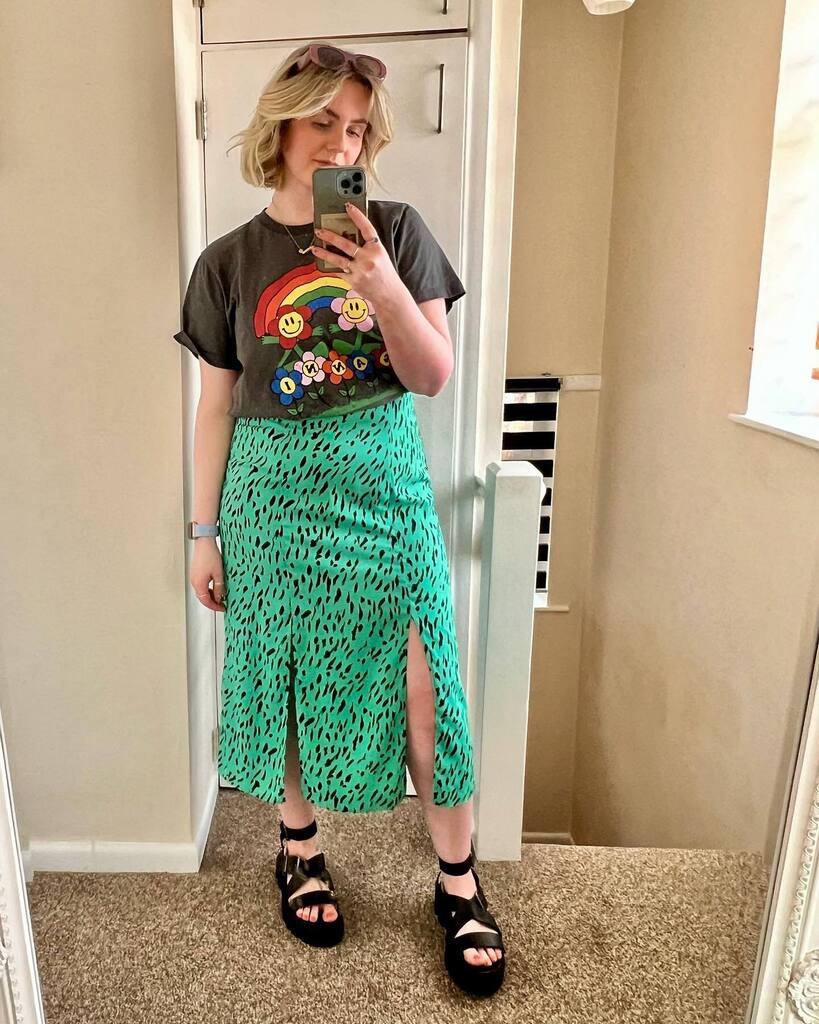 Finally skirt and sandal weather ☀️🙌🏻 instagr.am/p/CsJC-gKo6zr/