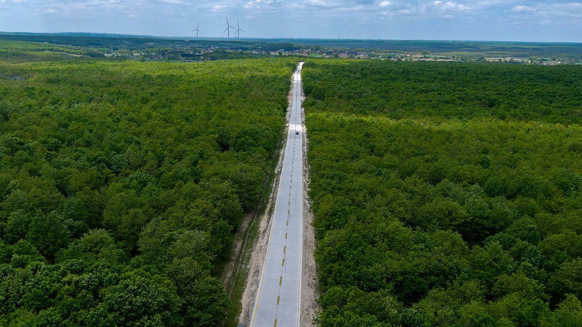 gurkan_alpay's tweet photo. Silivri İlçesi;  Akören Yolu, Danamandıra-Sayalar Yolu, Sayalar-Aydınlar Yolu

İstanbul’umuzu doğasına, tarihine ve kültürel dokusuna uygun, akılcı ve bilimsel bakış açısıyla geleceğe taşımak için çözüm uygulamalarımızdan “Beyaz Yollar“ inşaa ediyoruz. 🫶🏻 https://t.co/Xnc72uqrlr