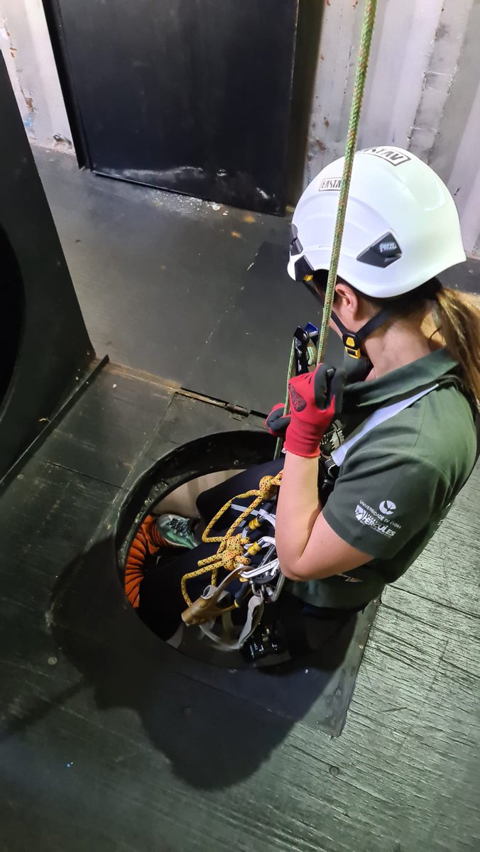 microceno's tweet photo. Fantástico curso de formación avanzada en acceso por cuerdas a cuevas organizado por la empresa Lynx (@Asensio_IRATA) en las instalaciones de Jorge Lozano - Trabalhos em Altura, Lda. @IRNAS_CSIC #microceno #microlava #tubolan https://t.co/ZohWjXlqsh