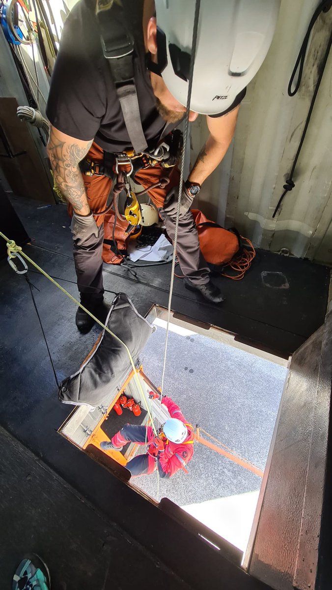 microceno's tweet photo. Fantástico curso de formación avanzada en acceso por cuerdas a cuevas organizado por la empresa Lynx (@Asensio_IRATA) en las instalaciones de Jorge Lozano - Trabalhos em Altura, Lda. @IRNAS_CSIC #microceno #microlava #tubolan https://t.co/ZohWjXlqsh