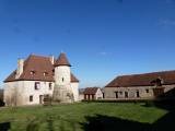 MonumentumFr's tweet photo. Château de Fontariol à #LeTheil (#Allier) Château du XVe siècle, remanié aux 18e et XIXe siècles. Bâti sur le flanc d'une butte et entouré de divers bâtiments agricoles ordonnés autour d'une cour close, l'édific...
Suite 👉 https://t.co/DcO5yUqVNA
#Patrimoine #MonumentHistorique https://t.co/trBt4TeJCS