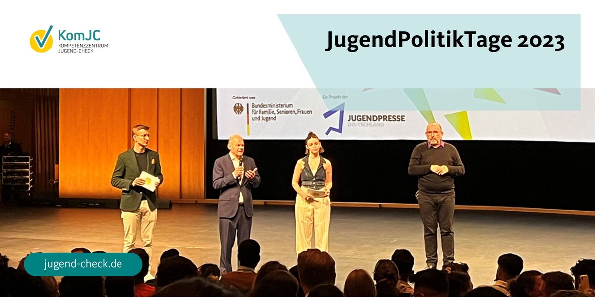 JugendCheck's tweet photo. Jugendministerin @lisapaus und @Bundeskanzler Olaf Scholz beantworteten gestern bei den JugendPolitikTagen in Berlin die Fragen der jungen Menschen im Publikum. Wir waren bei der Eröffnung im @HKW_Berlin dabei.

#jpt23 #JugendPolitikTage https://t.co/YtXUyY4Iwj