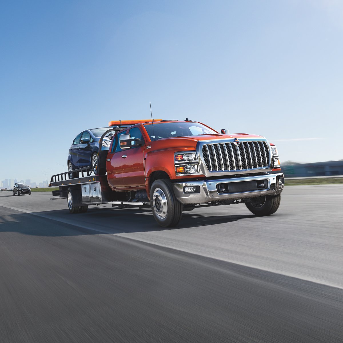 tricotruck's tweet image. The CV™ Series features TEM-ready straight frame rails, engine and service points that are easily accessible for both technicians and crew, plus a DriverFirst™ interior that's comfortable &amp;amp; productive. Push what's possible: internationaltrucks.com/trucks/cv-seri…

#driverfirst #tricotruck