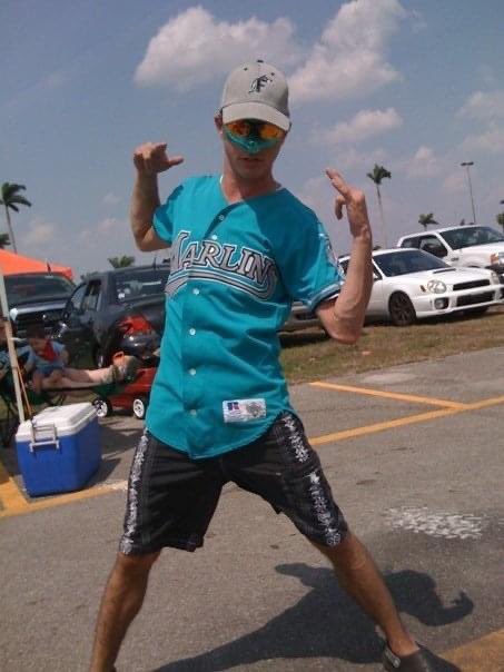 LoudMiamiFan's tweet photo. IN HONOR OF #THROWBACKFRIDAYS #TEALFRIDAYS #FLORIDAMARLINS HERE ARE A few OLD pictures of YOUNG 22 year old CHASER aka @LoudMarlinsFan from the days of Sun and tailgating! 

#MAKEITMIAMI 
#LETSGETLOUDER https://t.co/07gIU50gas