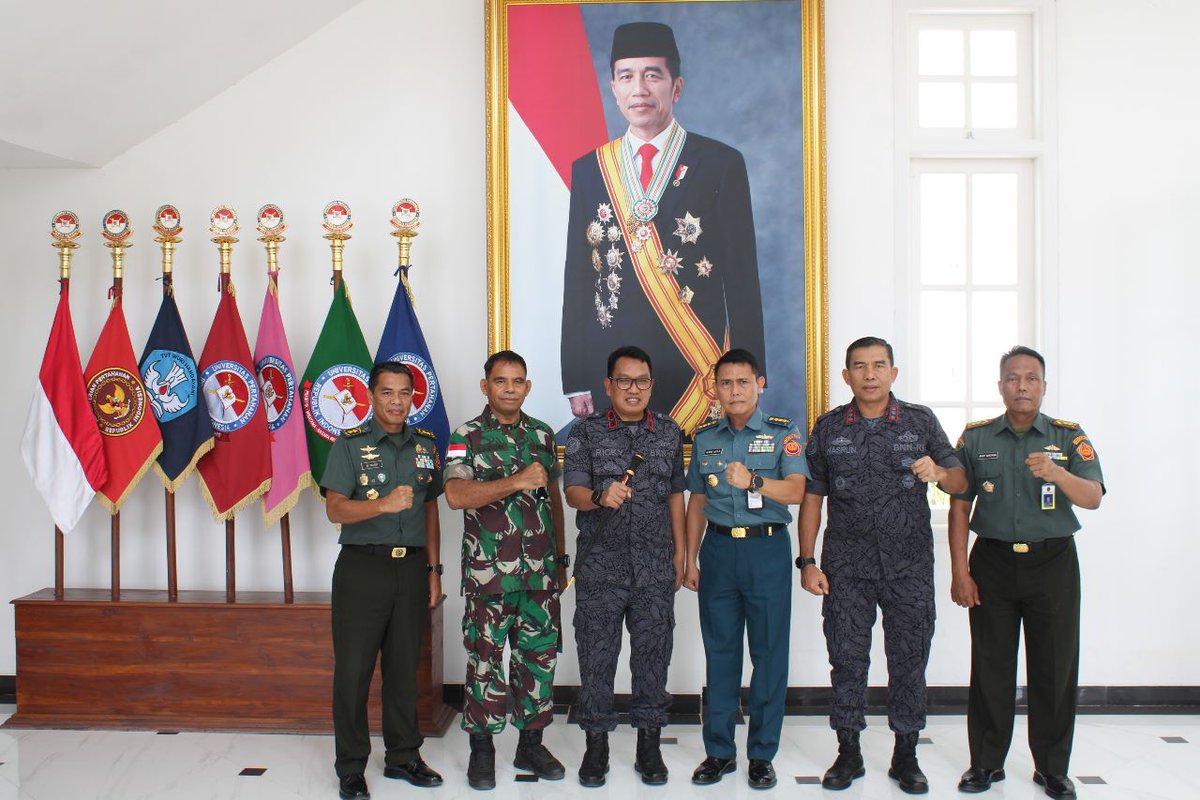Poltek_UnhanRI's tweet photo. Politeknik Ben Mboi Unhan RI Menerima Kunjungan dari Kepala BNN Propinsi NTT

https://t.co/qM9B5ZH4RM https://t.co/CQzlGJTqol