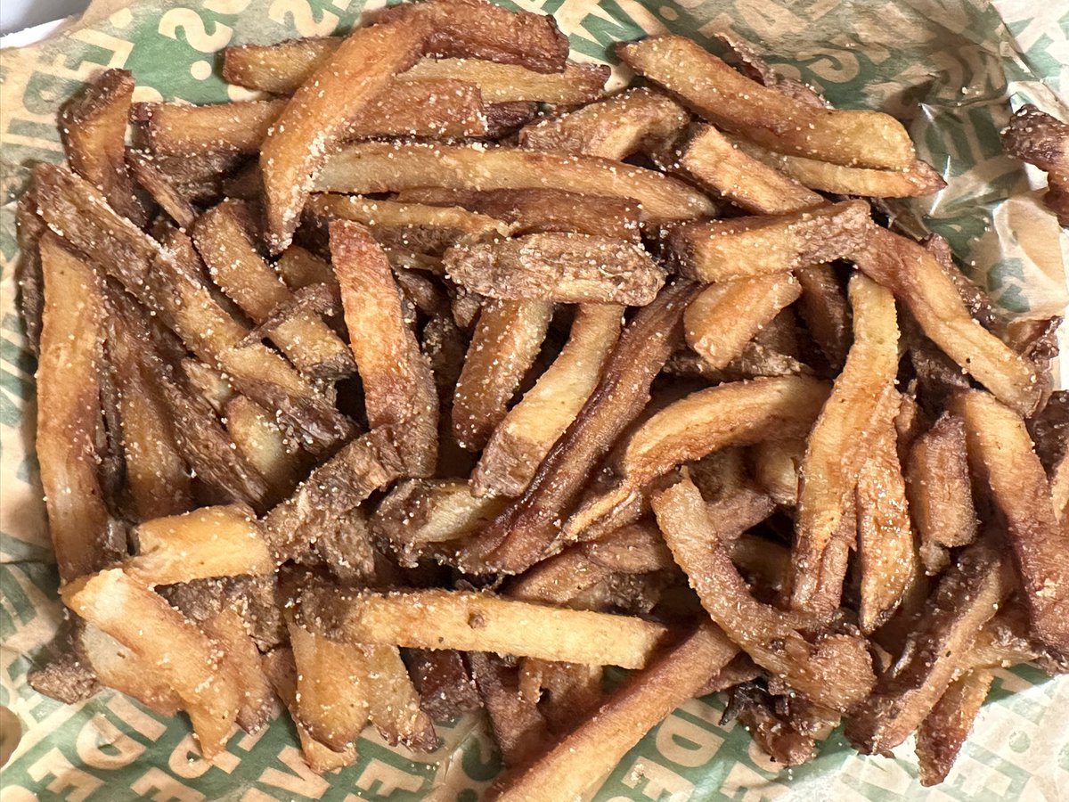 HBIC_DPB's tweet photo. Do better @wingstop 🤢🤮 https://t.co/9GeE6nPxg2