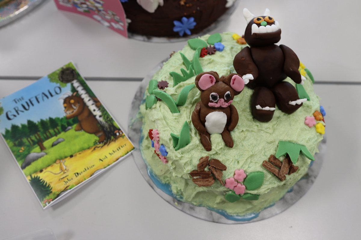 SRALibrary_'s tweet photo. Our Great Bookish Bake Off 2023 winners - spectacular effort from all our talented students. @KathrynFoxfield #thegruffalo @WinniethePooh #JRRTolkien #hobbit #cake @SRA_StAlbans https://t.co/x1Uss2p20u