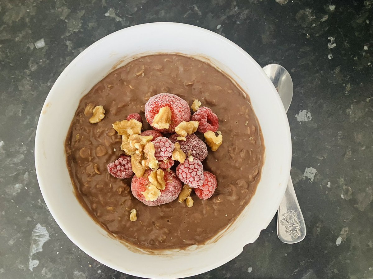 VileVanity_'s tweet photo. Protein porridge again, with frozen fruit and walnuts https://t.co/wgB09Y8zUl