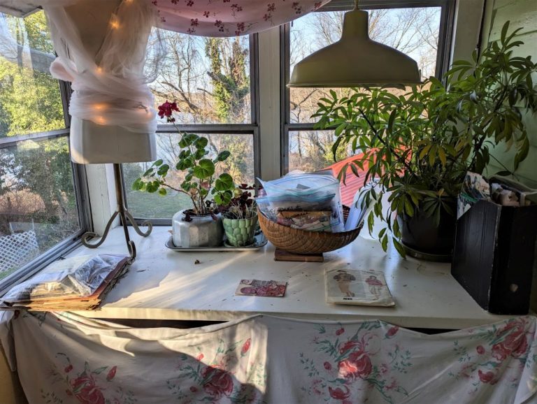 ShalaghHogan's tweet photo. A New Project Called 100 Days of Letting Go of My Past Shite https://t.co/QdIupXPbv1 https://t.co/pNkU7gSkAc