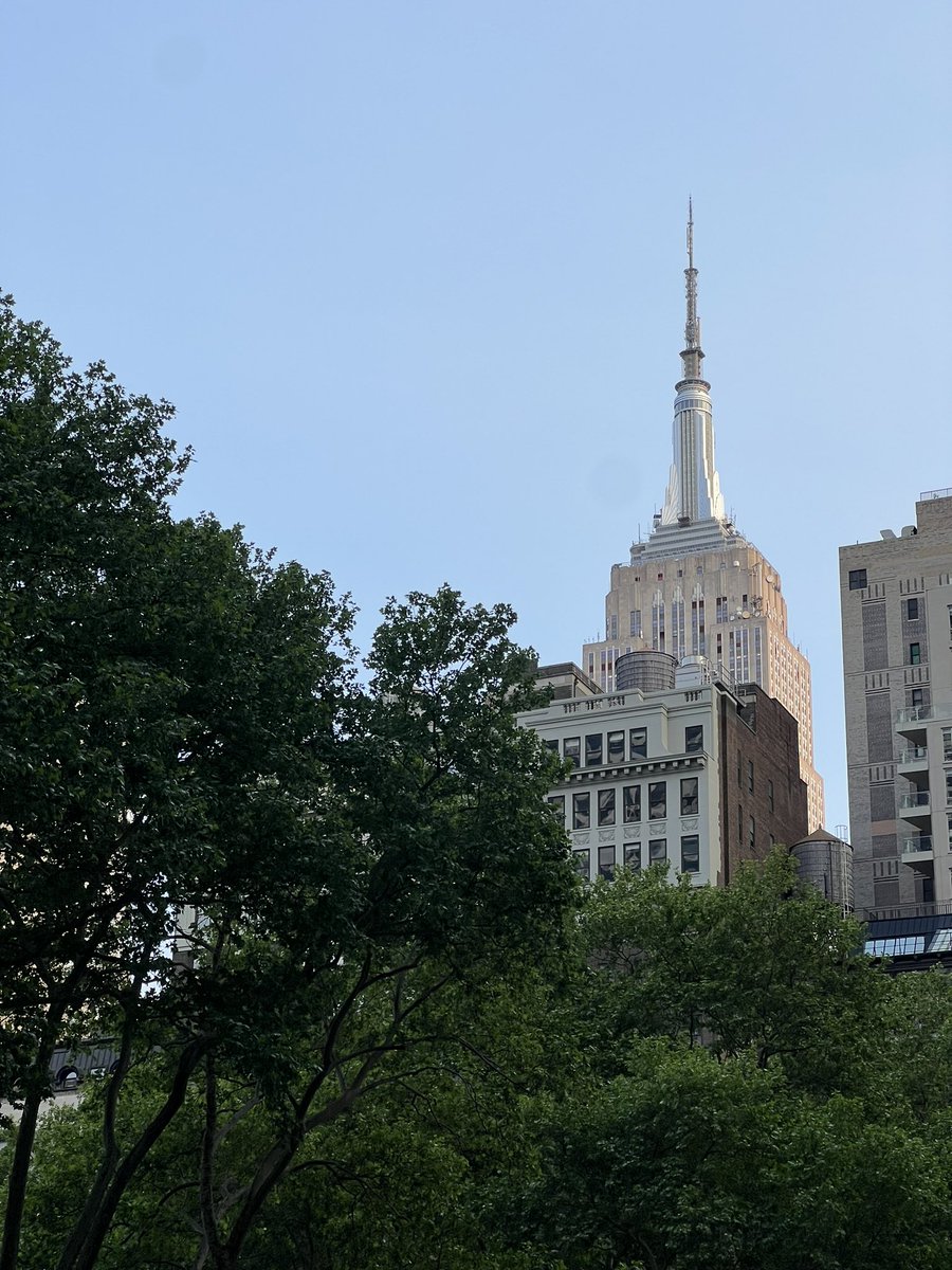 aesunja's tweet photo. it really is New York or nowhere https://t.co/vXDghfTQtt