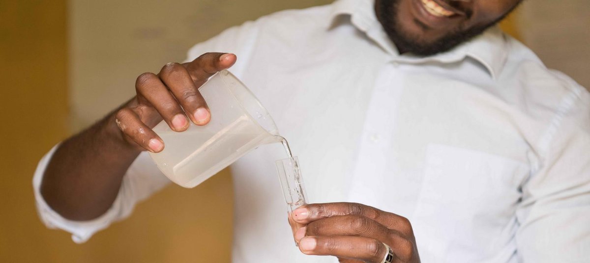 AFD_France's tweet photo. Au #Togo, des efforts sont déployés pour améliorer l’accès à l'💧
Un nouveau laboratoire d'analyse de la qualité de l'#eau a vu le jour lors de la phase 2 du projet d’amélioration des services d'#EauPotable à Lomé, co-financé par @EU_Partnerships
#AFDxUE➡️https://t.co/kHxbEN5snJ https://t.co/pO1K7x4n3Y