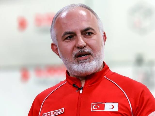 Depremde çadır satan Kızılay Başkanı Kerem Kınık, görevinden istifa etti.