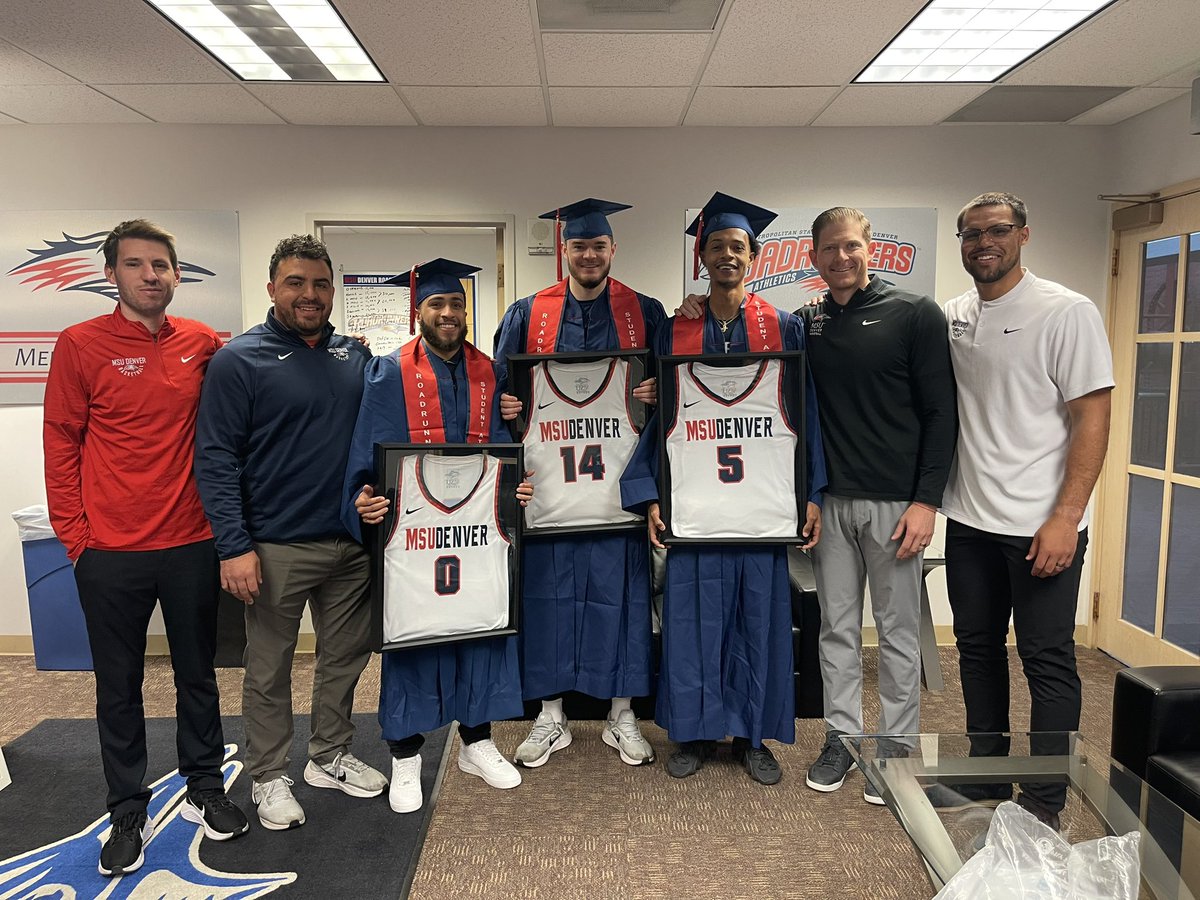 Today’s the big day, congrats to our 3 spring graduates!! All the hard work in the classroom &amp; on the court has paid off. Excited to see what’s next for these special young men. Roadrunners for life!! #graduates #Family #AllIn #RAPID <a href="/g_kenan_/">Ghage Kenan</a> <a href="/ChandlerBevans/">chandler</a> <a href="/king_charming5/">Moggies World 💔🕊</a>