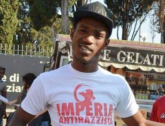 MeltingPotEU's tweet photo. Per Moussa Balde e tutte le vittime della violenza razzista delle #frontiere
Manifestazione a #Ventimiglia domenica 21 maggio alle 11.00 in Piazzale della Stazione

https://t.co/Ut9n20GJAK https://t.co/YaazfqJo1E