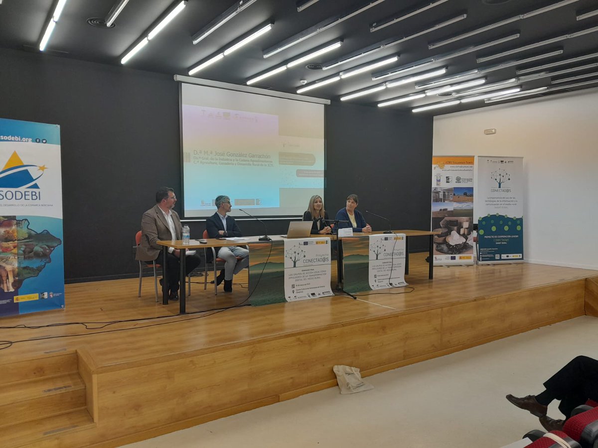 conectadosCYL's tweet photo. Éxito de convocatoria y participación del seminario "LOS GRUPOS DE ACCIÓN LOCAL COMO IMPULSORES DE LA TRANSFORMACIÓN DIGITAL DEL MEDIO RURAL" en el marco del proyecto CONECTAD@S

Muy agradecidos a todos los ponentes que lo hicieron posible... compartimos algunas imágenes 👇 https://t.co/bSPLFJG1nm