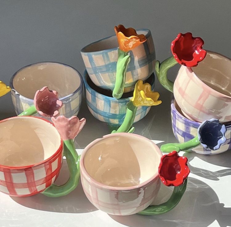300moods's tweet photo. flower mugs 🌸🌿🌷 https://t.co/d0pDJGdiRg