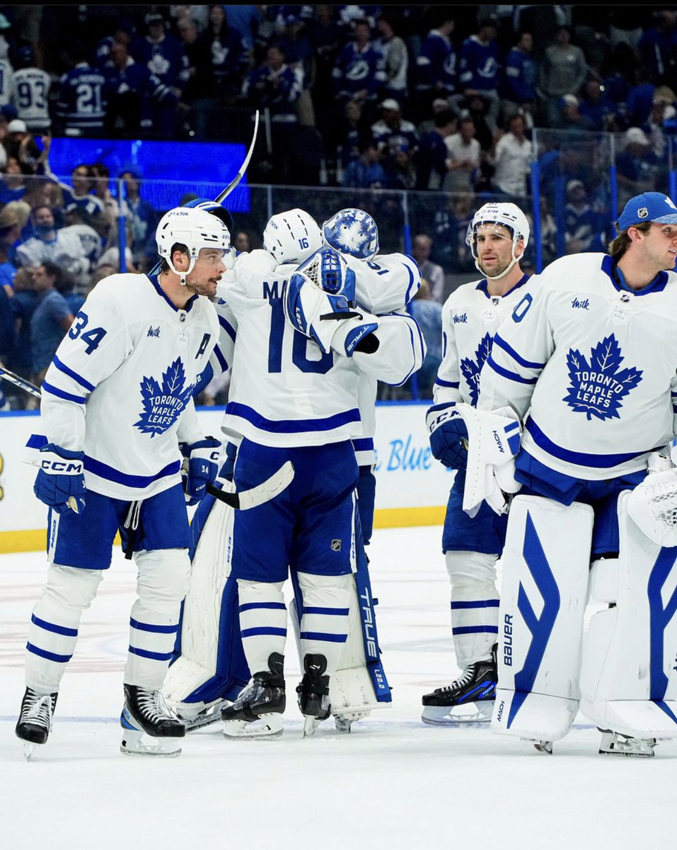 thejessinc's tweet photo. Happy Game Day Cuties 💙 Let's get this W tonight!! #LeafsForever #LeafsNation  I love this team so much y'all 🥹 https://t.co/MX29vpdqEX