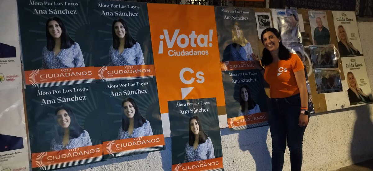 Cs_Alora's tweet photo. INICIO DE CAMPAÑA ||
Anoche a las 12 de la noche se procedió a la tradicional pegada de carteles para así dar el pistoletazo de salida al inicio de campaña.
Un campaña que comenzamos con muchas ganas e ilusión 
#anasanchez #ciudadanos #alora https://t.co/pTXKMuhd7e