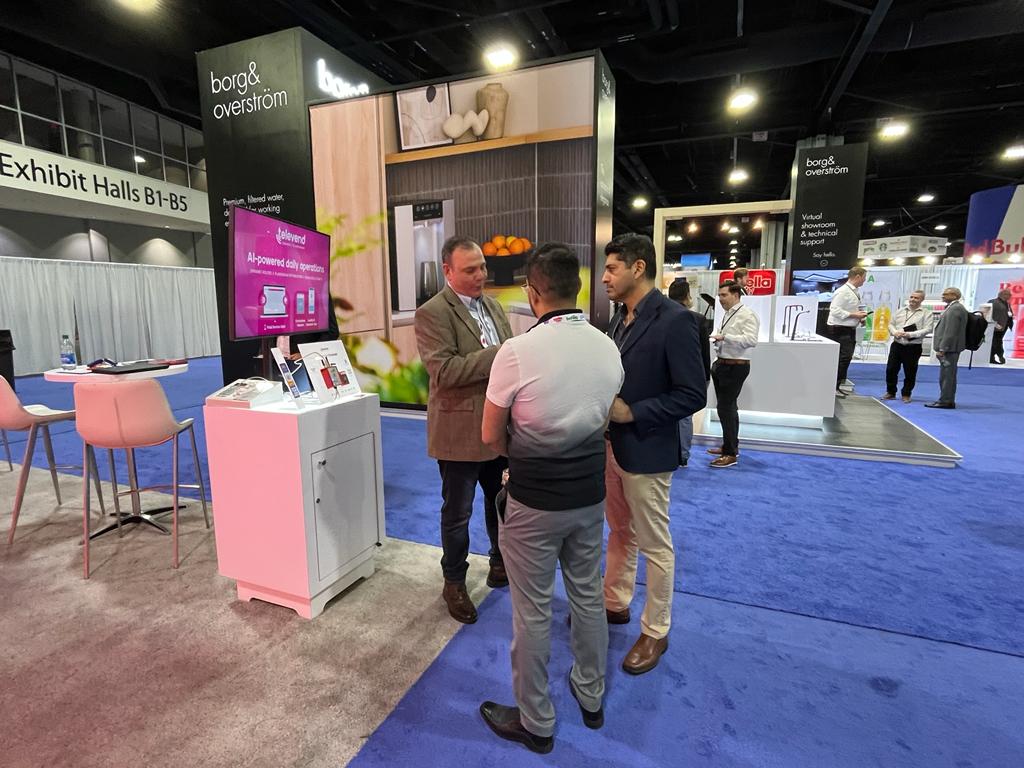 TelevendVending's tweet photo. What an incredible time we had yesterday at #theNAMAShow connecting with professionals from the #vending industry and showcasing our groundbreaking AI-powered solutions! Can't wait to chat with you again at our booth #758.

@NAMAvending 
#theNAMAShow2023 #tradeshow #Televend https://t.co/GBwaDLRXZu