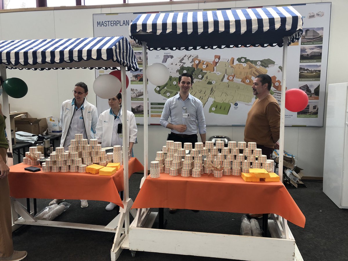 AnnickVcl's tweet photo. Dat de ijsjes ook bij druilerig weer hebben gesmaakt, dat zal wel zijn! Dag van de #verpleegkunde @UZLeuven met traditioneel ijsjes voor iedereen. @SilkensGretel @AnneliesdeG @tom_vanherck https://t.co/TijSCEduqG