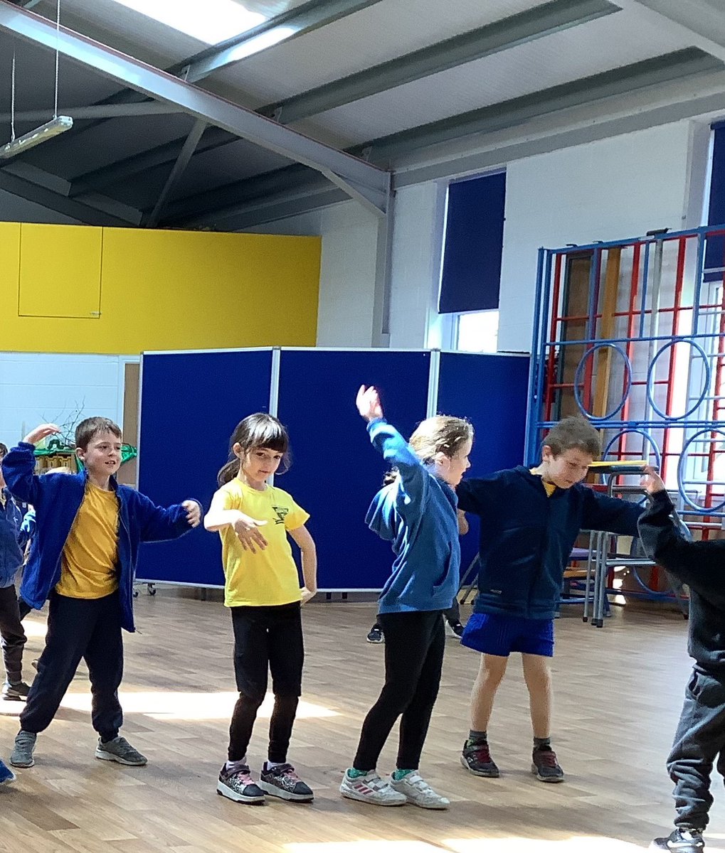 EdgeHade's tweet photo. A fantastic afternoon of active literacy with Abi from @PennineSSP! #HESPE #HESliteracy https://t.co/nRCyasYZLC