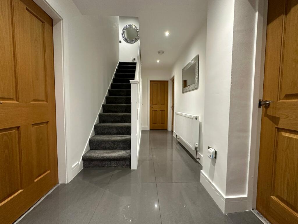 ClickEstatesUK's tweet photo. Immaculate detached large family home on the market🏡🔑

📍Greenacres, Fulwood, Preston, PR2

𝗩𝗜𝗘𝗪 𝗧𝗛𝗘 𝗣𝗥𝗢𝗣𝗘𝗥𝗧𝗬 𝗛𝗘𝗥𝗘: https://t.co/2y8JyvfRJk

📱 01772 717560
📧 info@clickestateagents.com
🌐 https://t.co/i8f2IPuE8H https://t.co/ukEqnYxS15