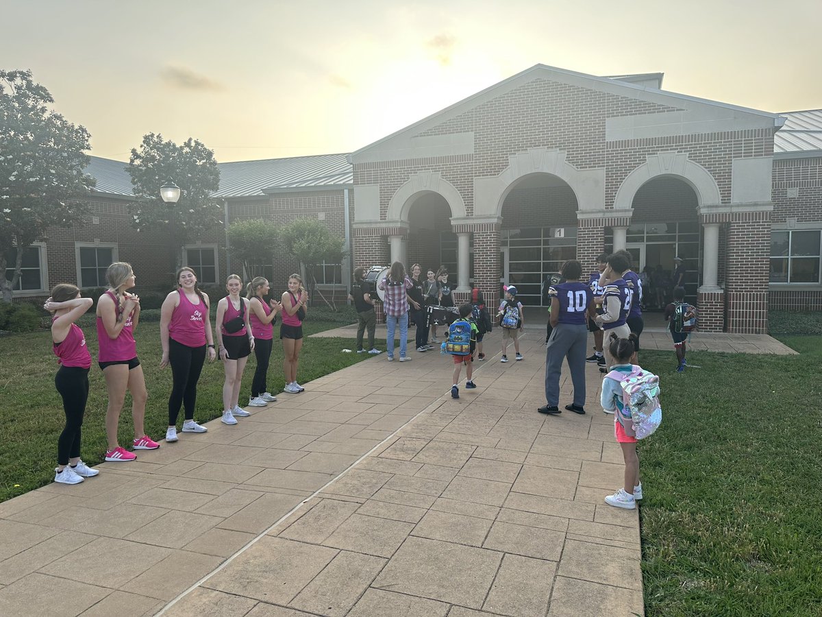 CoachIanHenley's tweet image. Football, Drumline, and Sky Dancers from TCHS here at Woodland Springs Elementary to greet the kids as they come to school this morning! Great day to be a Falcon! #FutureFalcons #TCOD #TheCreekIsRising