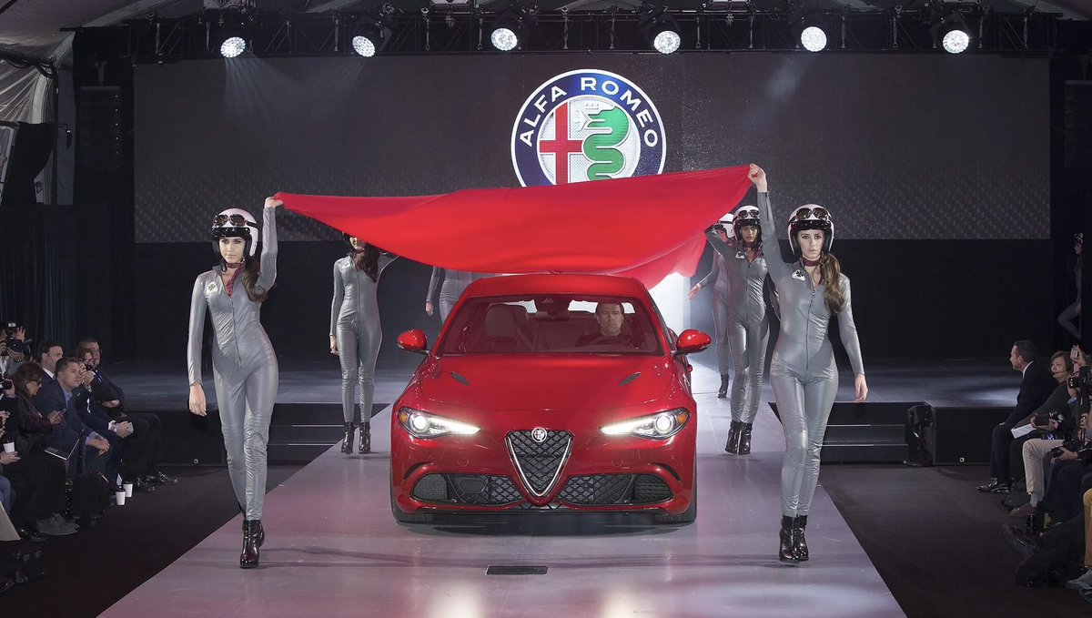 First introduction Alfa Romeo Giulia Quadrifoglio 🍀
#Alfa #AlfaRomeo #AlfaRomeoGiulia #Quadrifoglio #presentation #Reveal #Italian