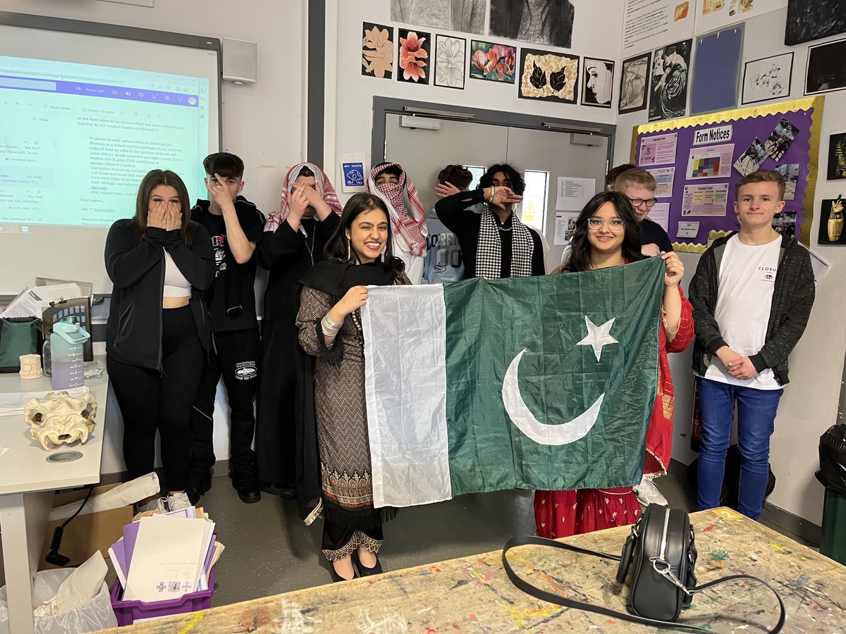 10L enjoying cultural day !