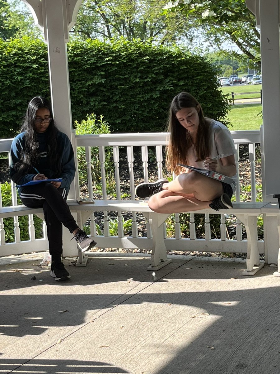 Maura__Power's tweet photo. Beautiful day for some poetry analysis in the gazebo https://t.co/OJBDYul8n5