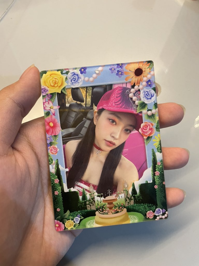my cahol has arrived!! 🤩🫶

i immediately put my irene pc inside! (i tried yeri too hehe) 🩷🎀🦋cuuteeee >.<

— cahol from <a href="/tulipied/">Tulipied</a>