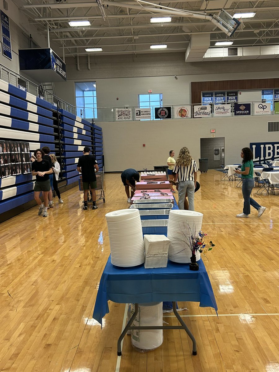 LHSJAYS's tweet photo. Early bird gets the worm…. Our Jr @LibertyStuCo have been up since dawn preparing for the Senior Breakfast Celebration!  Energy and excitement abounds!  Congratulations Class of 2023.  We’re so excited to celebrate you all weekend! https://t.co/ekik7wgCDW