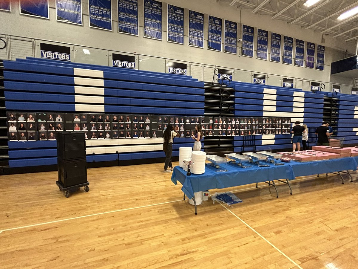 LHSJAYS's tweet photo. Early bird gets the worm…. Our Jr @LibertyStuCo have been up since dawn preparing for the Senior Breakfast Celebration!  Energy and excitement abounds!  Congratulations Class of 2023.  We’re so excited to celebrate you all weekend! https://t.co/ekik7wgCDW