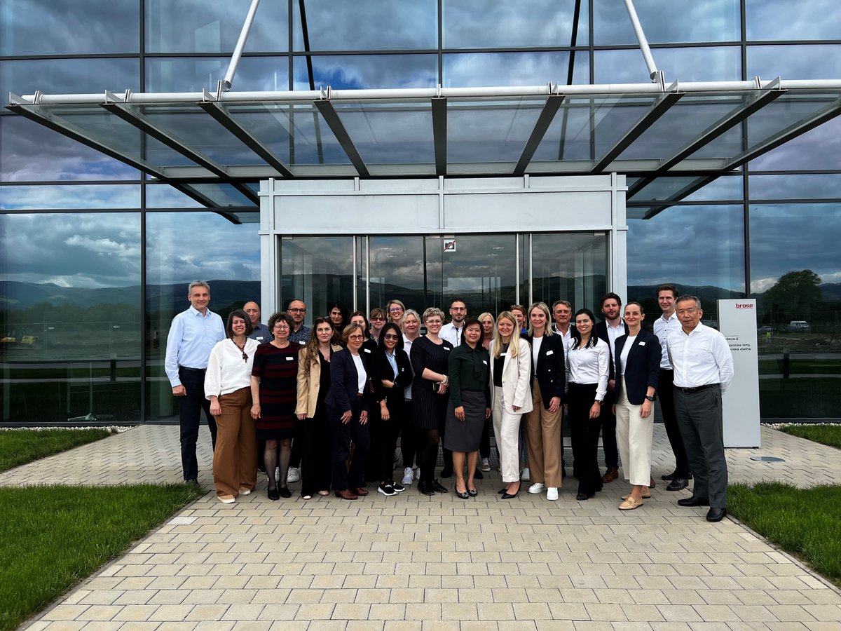 In den letzten drei Tagen fand in Prievidza/Slowakei unser HR-Manager-Treffen statt, mit HR-Leitern aus Europa, Asien, Indien und Brasilien sowie Kollegen aus unseren Zentralbereichen. Sie diskutierten zu #Recruiting, #Retention, #Digitalisierung  und #Personalentwicklung.