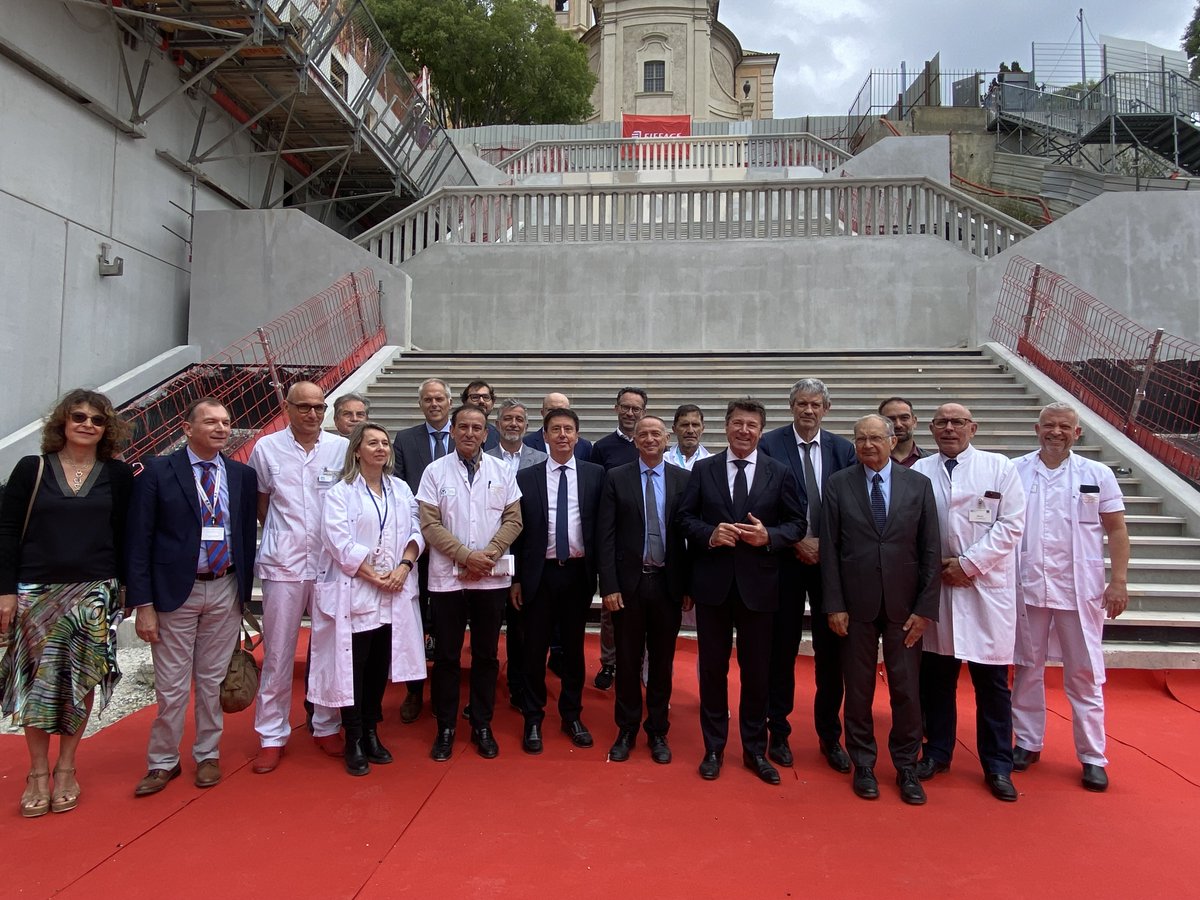 CHUdeNice's tweet photo. 🏗️Visite avec M. le Maire @cestrosi du #chantier de la 2e phase de l'#hôpital Pasteur 2 et présentation du futur modèle de #gouvernance du #CHUdeNice, basé sur la #gestionautonome des #pôlesmédicaux 👨⚕️👩⚕️.
#Pasteur2phase2 #travaux #organisationhospitalière #délégationpolaire https://t.co/n28z7GBWGH