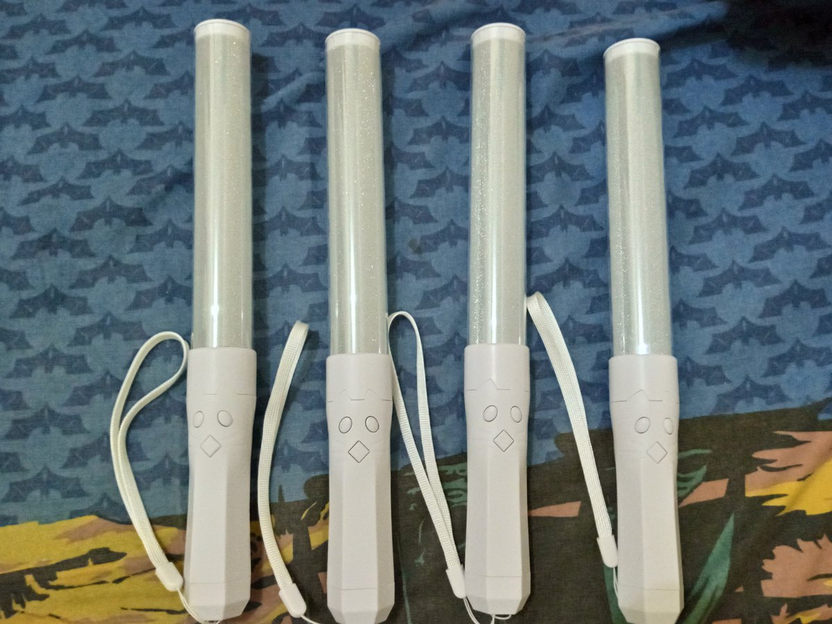 FarMerch48's tweet photo. #WTS #JKT48 #AKB48 #SKE48 Lightstick / Light stick 30cm change color 15 warna harga 160K. Bisa COD FX atau kirim2 via Shopee. Yang minat bisa DM admin https://t.co/J4gyFyChlU