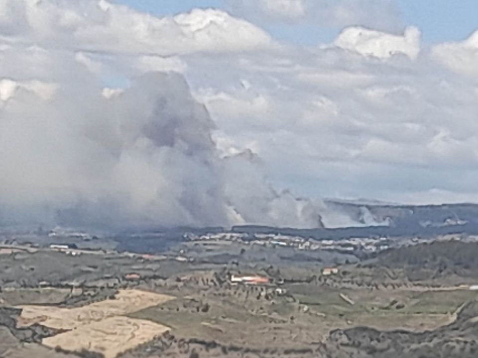 PTincendios's tweet photo. Foto #IRSabrosa
🚨 A partilha da foto têm direitos de autor dos Incêndios Rurais PT. Agradecemos ainda a um seguidor por nos ter facilitado a sua foto🚨 https://t.co/It4wsaSujP